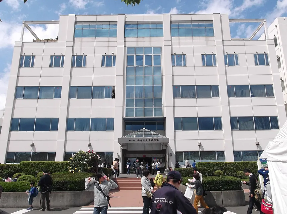 Building of the headquarters of Japan Agency for Marine-Earth Science and Technology(JAMSTEC) (Yokosuka, Japan)